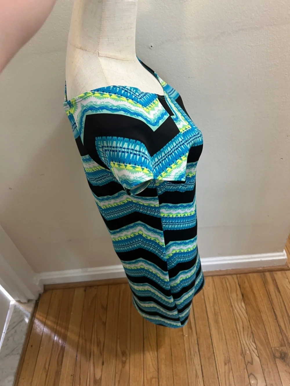 Chevron Scoop-Neck Midi Dress 🌹 - Picture 6 of 9